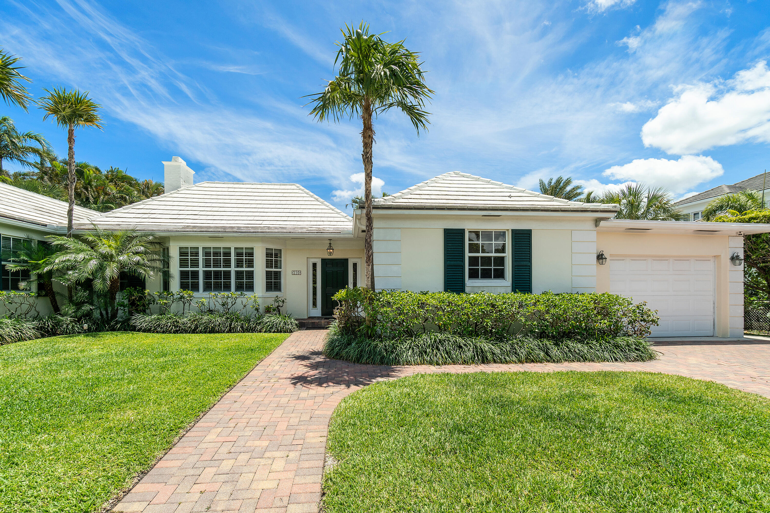 230 Plantation Road, Palm Beach, Palm Beach County, Florida - 4 Bedrooms  
3.5 Bathrooms - 