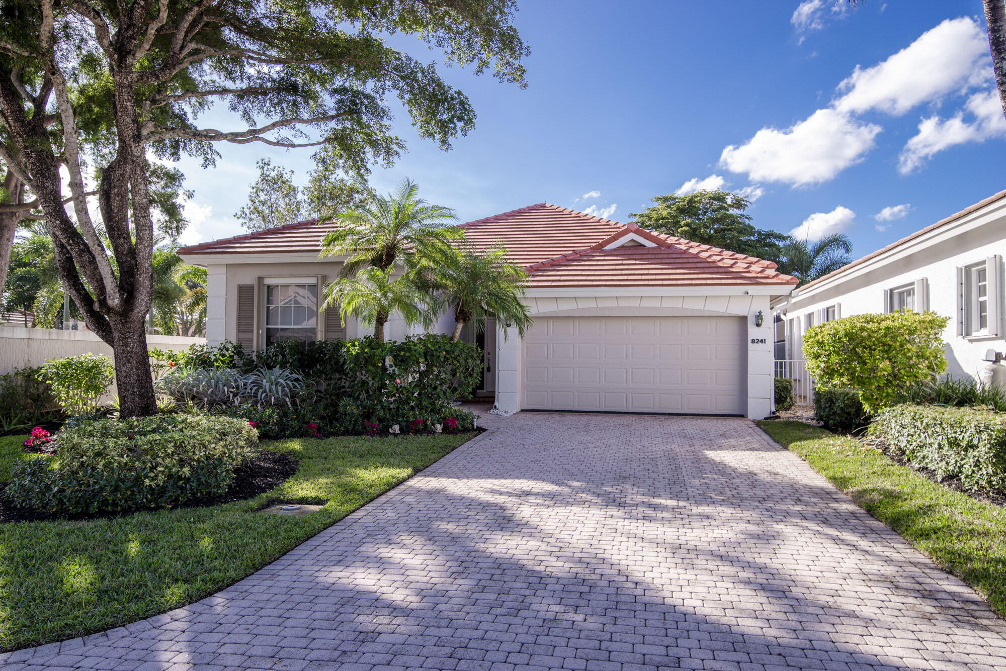 8241 Heritage Club Drive, West Palm Beach, Palm Beach County, Florida - 3 Bedrooms  
2.5 Bathrooms - 