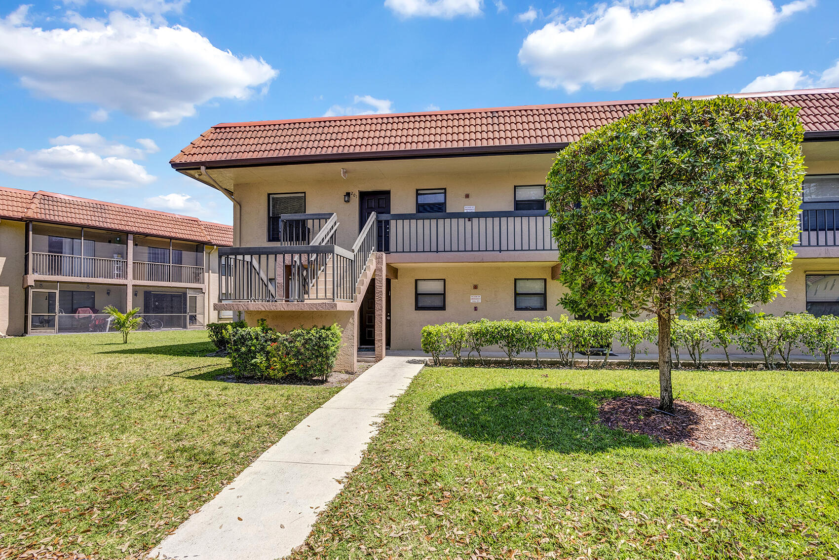 Property for Sale at 21895 Lake Forest Circle 201, Boca Raton, Palm Beach County, Florida - Bedrooms: 2 
Bathrooms: 2  - $274,900
