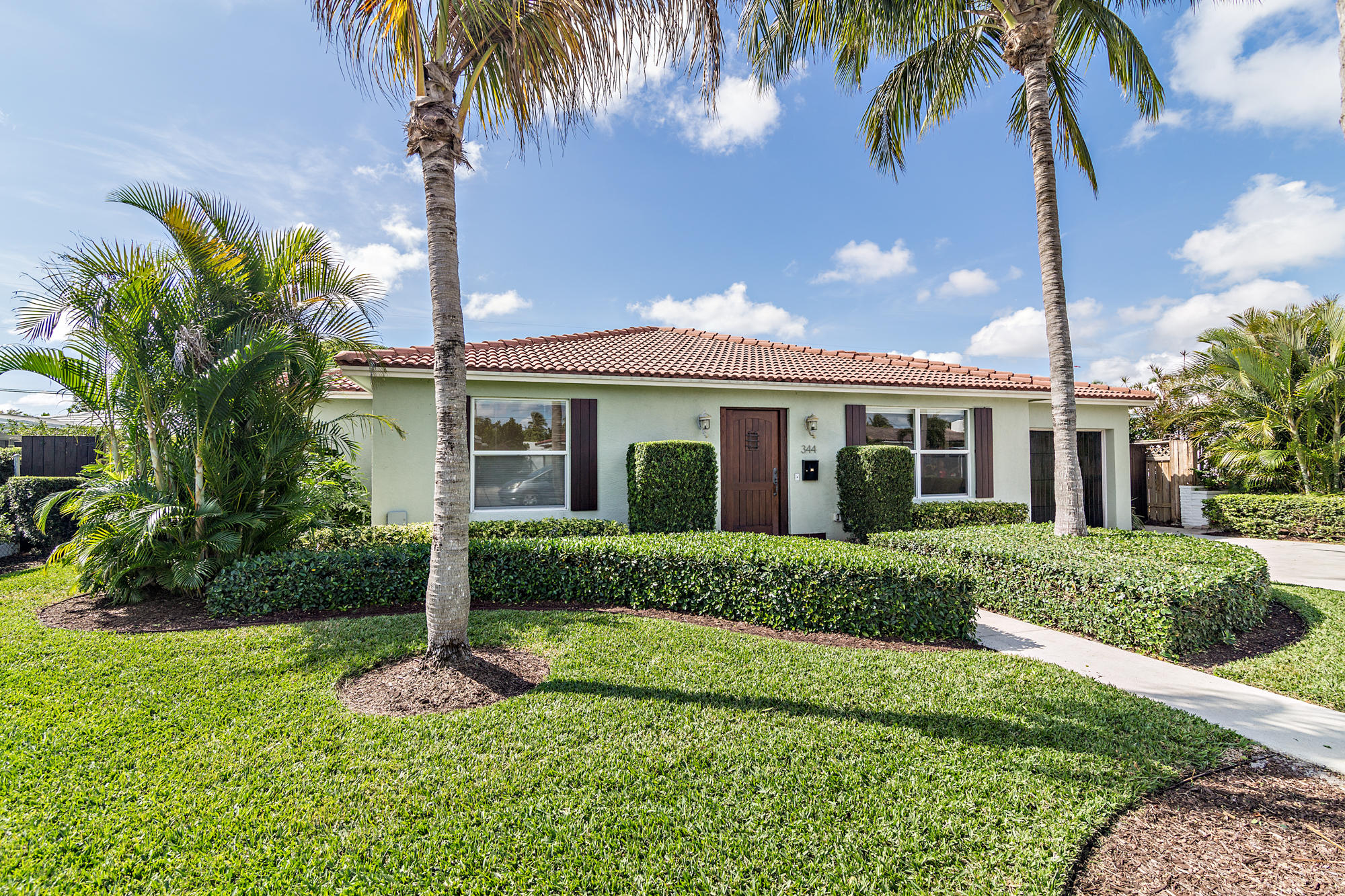 Photo 1 of 344 Alhambra Place, West Palm Beach, Florida, $515,000, Web #: 10610731