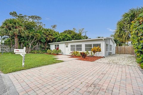 Photo of 1205 S Lake Drive, Lantana, FL 33462 (MLS # RX-11128651)