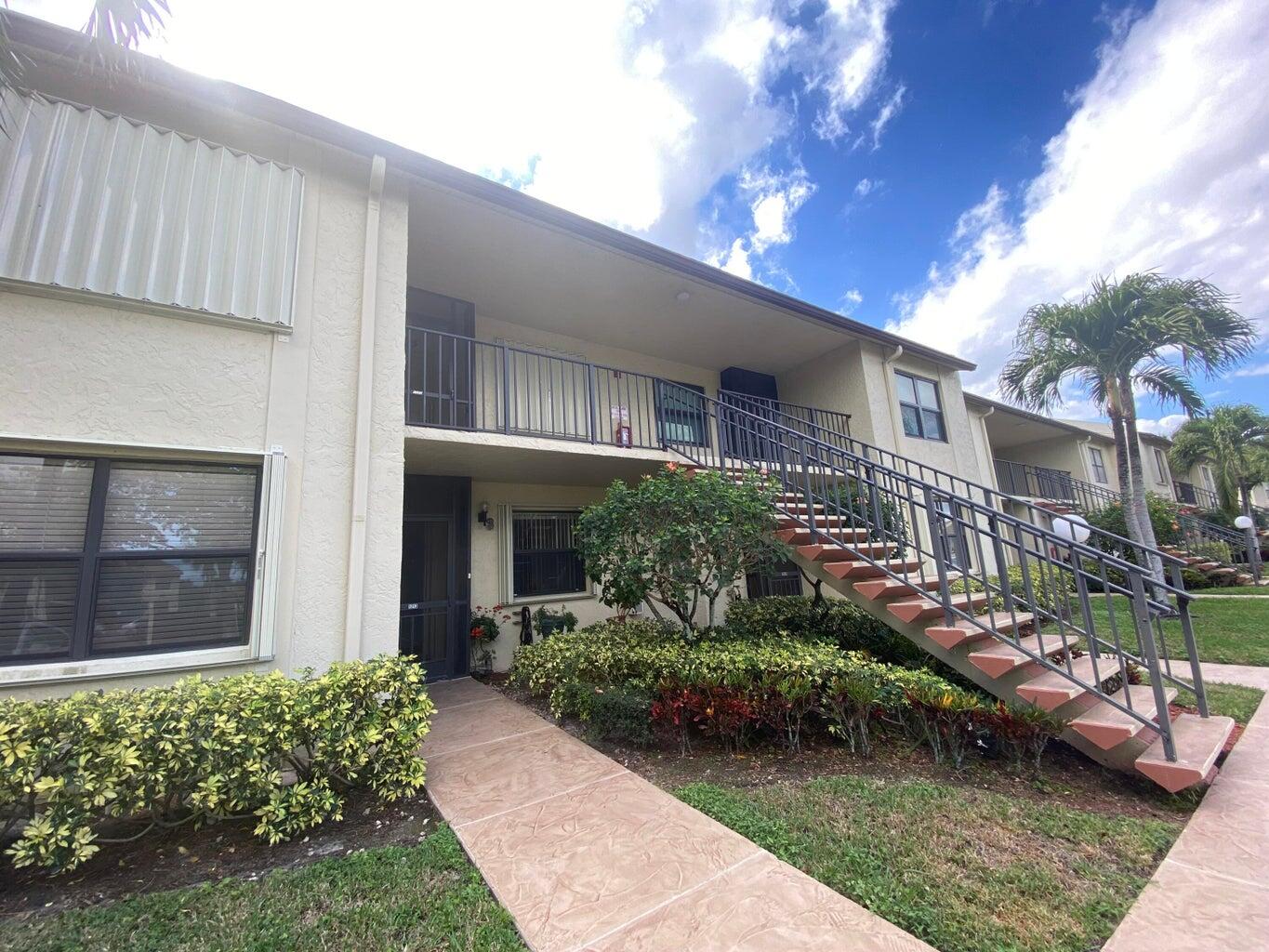 7915 Willow Spring Drive 1223, Lake Worth, Palm Beach County, Florida - 2 Bedrooms  
2 Bathrooms - 