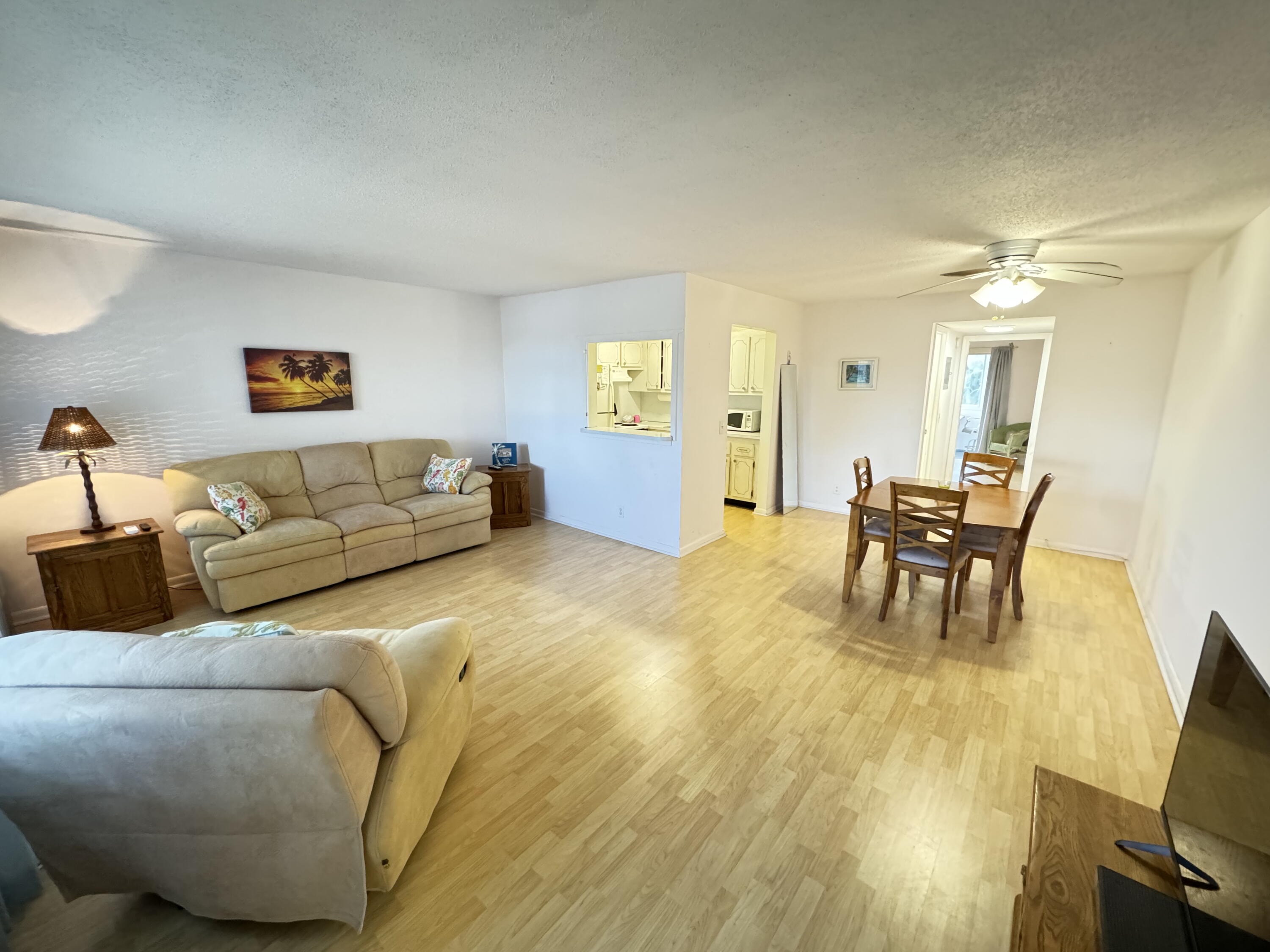 75 Camden C Drive C, West Palm Beach, Palm Beach County, Florida - 1 Bedrooms  
1.5 Bathrooms - 