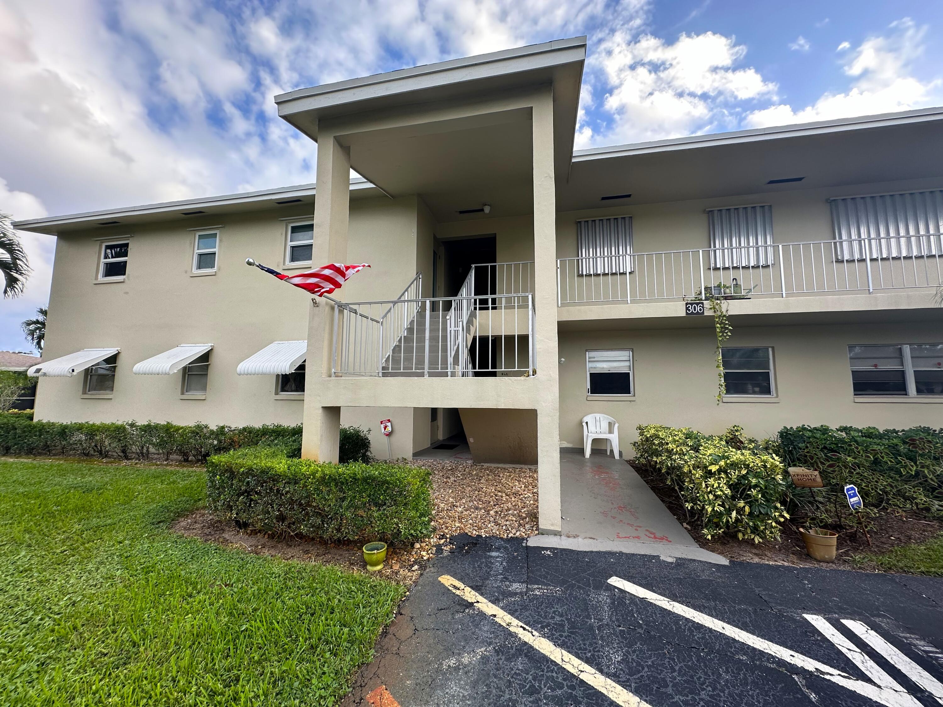 306 S Circle Drive 104, Boynton Beach, Palm Beach County, Florida - 2 Bedrooms  
2 Bathrooms - 