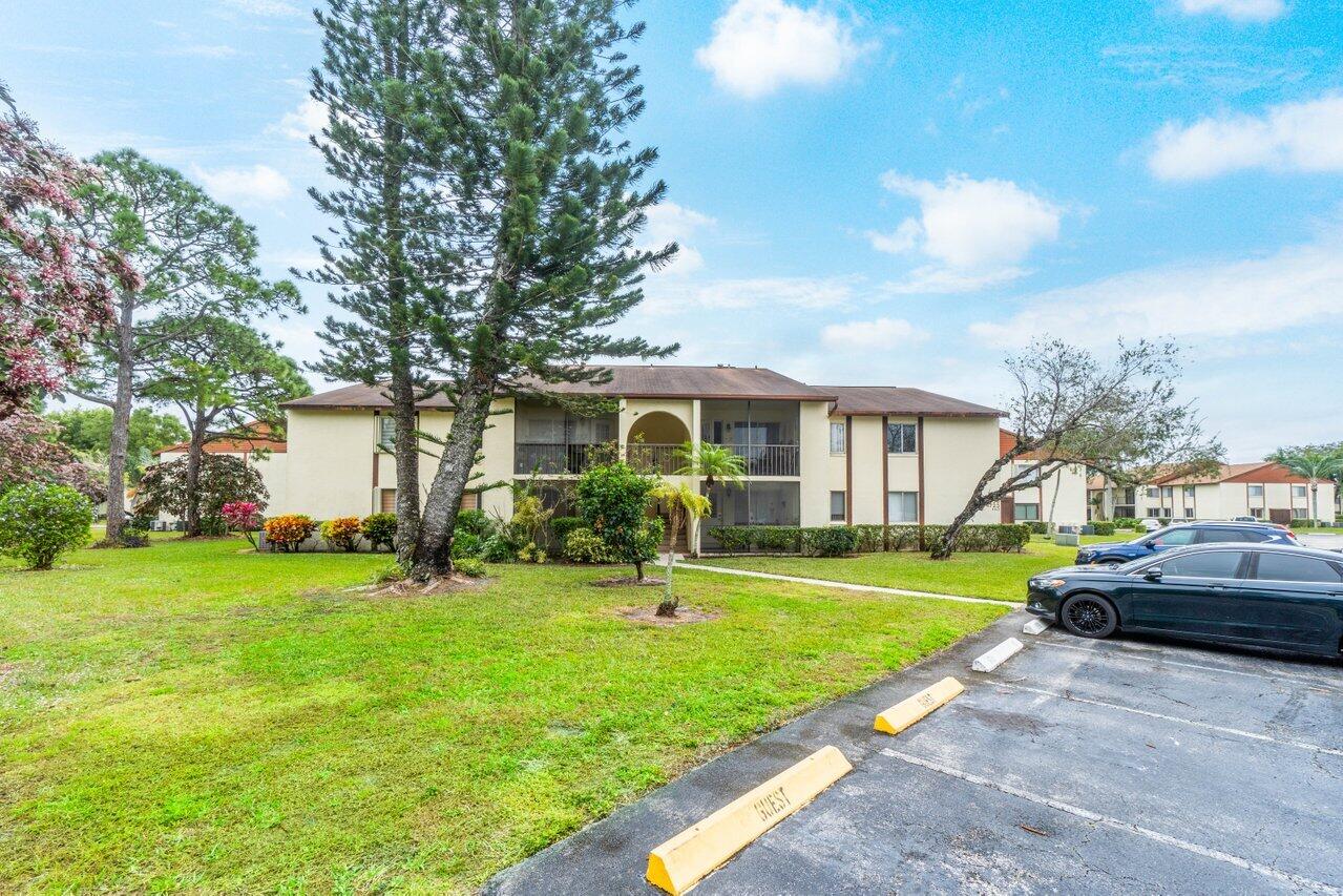 Property for Sale at 4723 Sable Pine Circle B1, West Palm Beach, Palm Beach County, Florida - Bedrooms: 2 
Bathrooms: 2  - $274,900