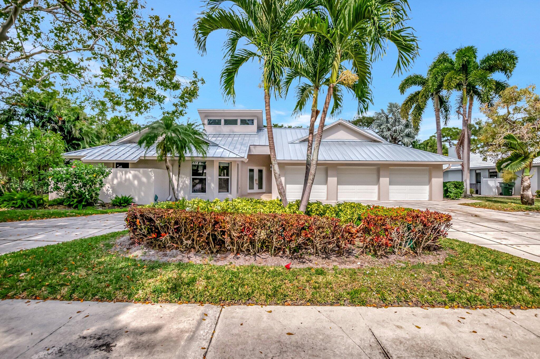 2839 Banyan Boulevard Circle, Boca Raton, Palm Beach County, Florida - 6 Bedrooms  
6.5 Bathrooms - 