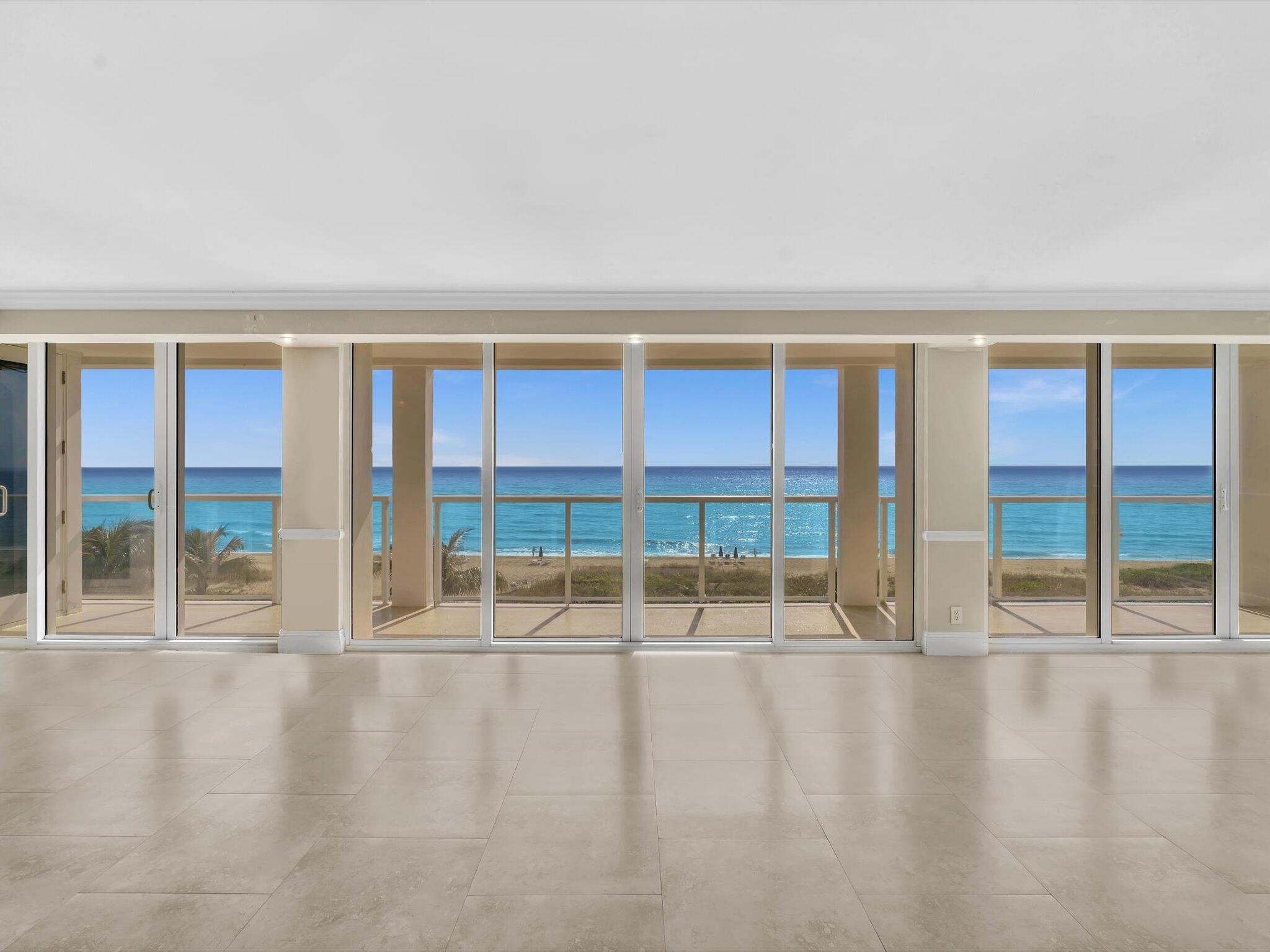 2800 S Ocean Boulevard 4M, Boca Raton, Palm Beach County, Florida - 3 Bedrooms  
2.5 Bathrooms - 