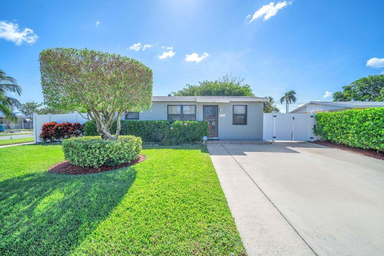 Property for Sale at 212 Nw 11th Avenue, Boynton Beach, Palm Beach County, Florida - Bedrooms: 3 
Bathrooms: 1  - $340,000