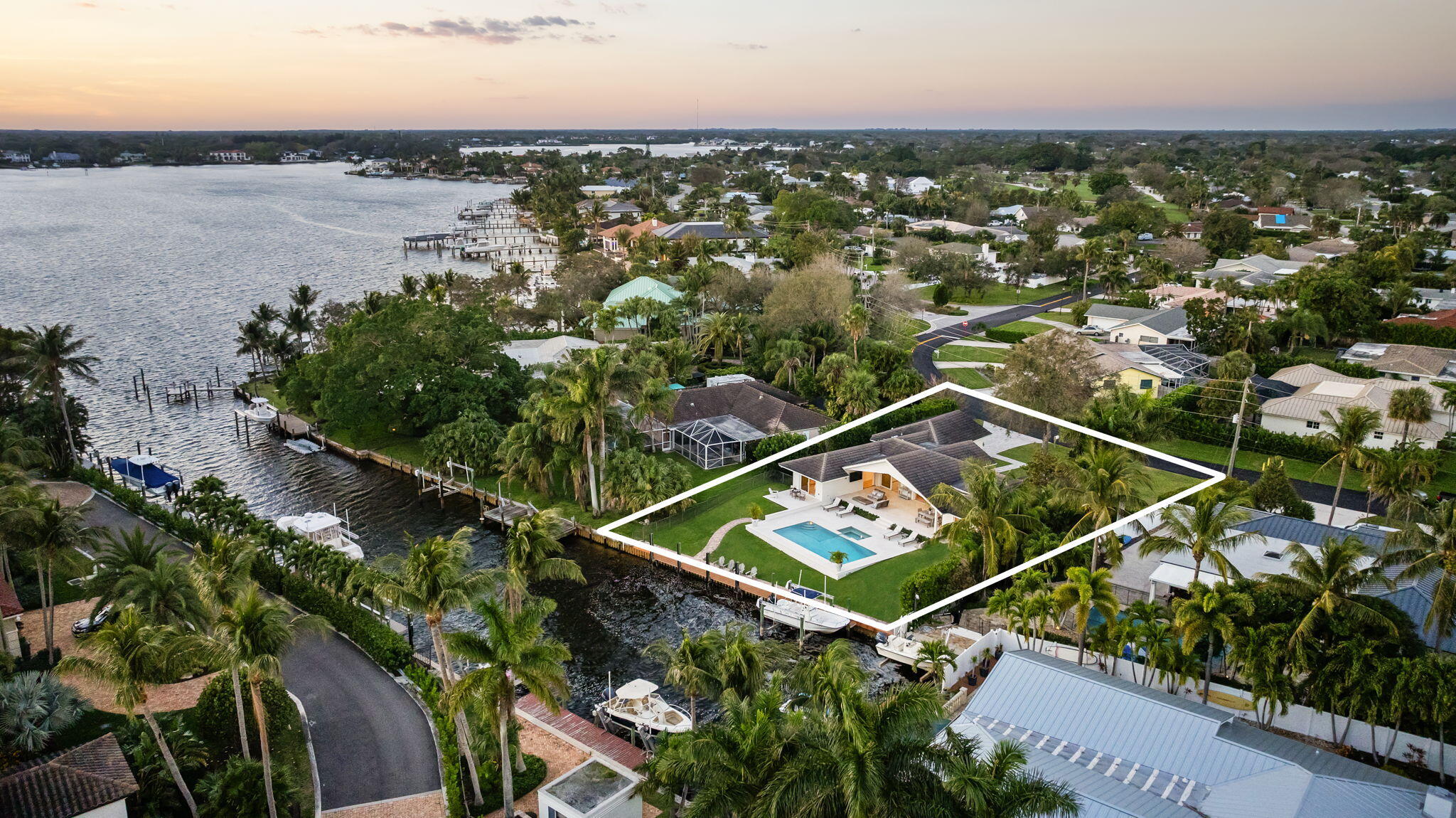 Property for Sale at 19 River Drive, Jupiter, Palm Beach County, Florida - Bedrooms: 3 
Bathrooms: 3  - $3,450,000