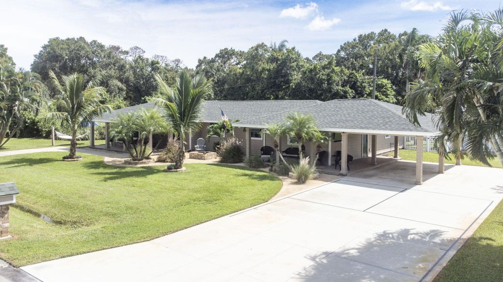 Photo of 2935 1st Lane, Vero Beach, FL 32968 (MLS # RX-11128031)