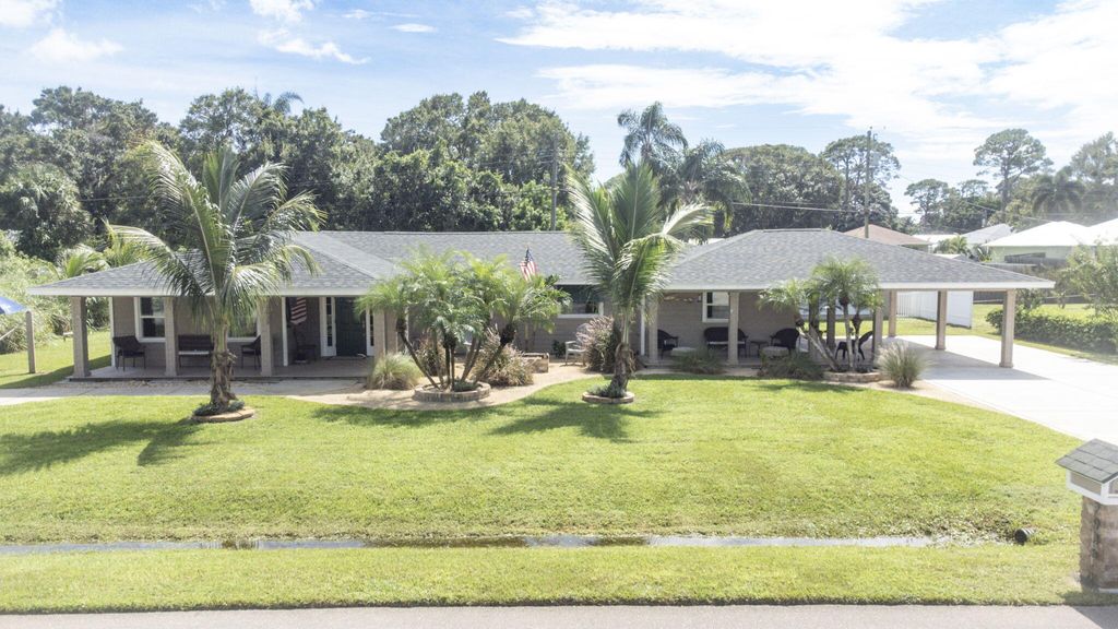 Photo of 2935 1st Lane, Vero Beach, FL 32968 (MLS # RX-11128031)