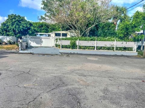 Photo of 9165 High Point Drive, Palm Beach Gardens, FL 33403 (MLS # RX-11129603)