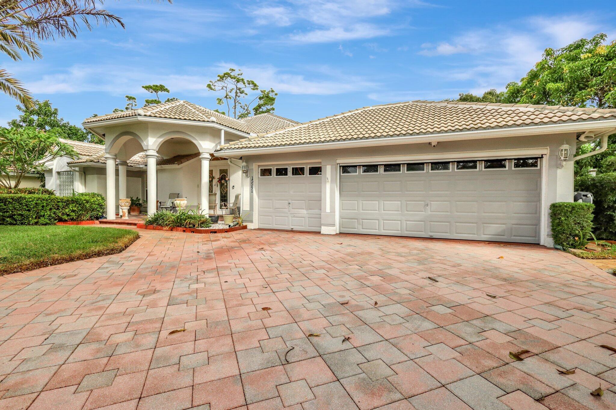 15591 Cedar Grove Lane, Wellington, Palm Beach County, Florida - 3 Bedrooms  
3 Bathrooms - 