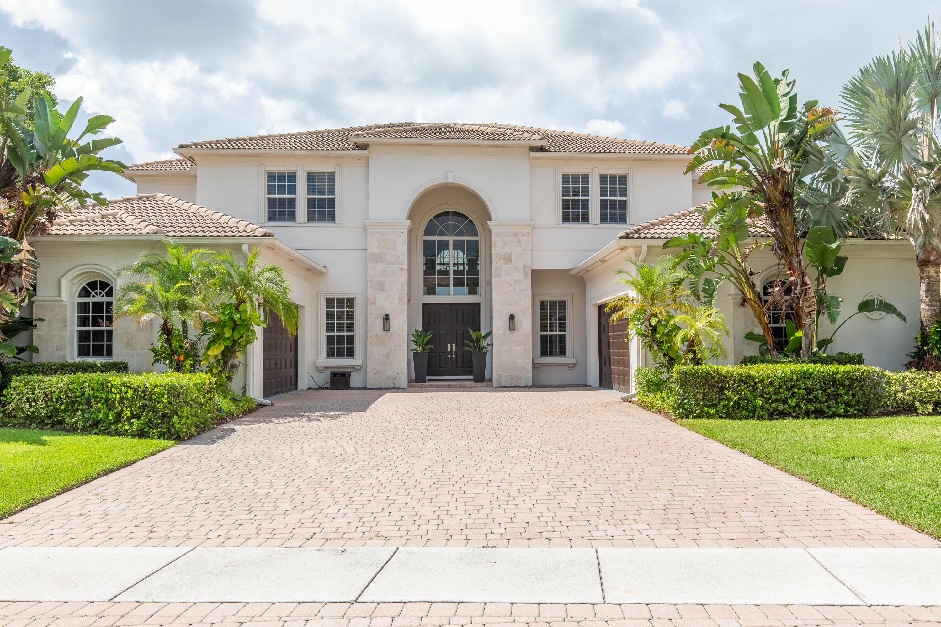Property for Sale at 12486 World Cup Lane, Wellington, Palm Beach County, Florida - Bedrooms: 5 
Bathrooms: 5  - $2,299,000