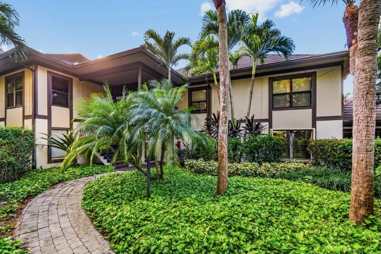 Property for Sale at 2735 Polo Island Drive K-103, Wellington, Palm Beach County, Florida - Bedrooms: 3 
Bathrooms: 3  - $995,000