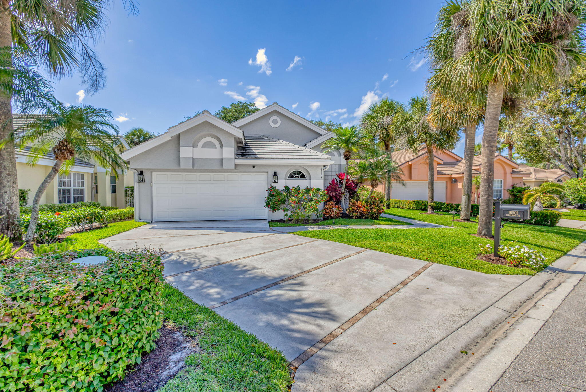 16501 Riverwind Court, Jupiter, Palm Beach County, Florida - 3 Bedrooms  
2.5 Bathrooms - 