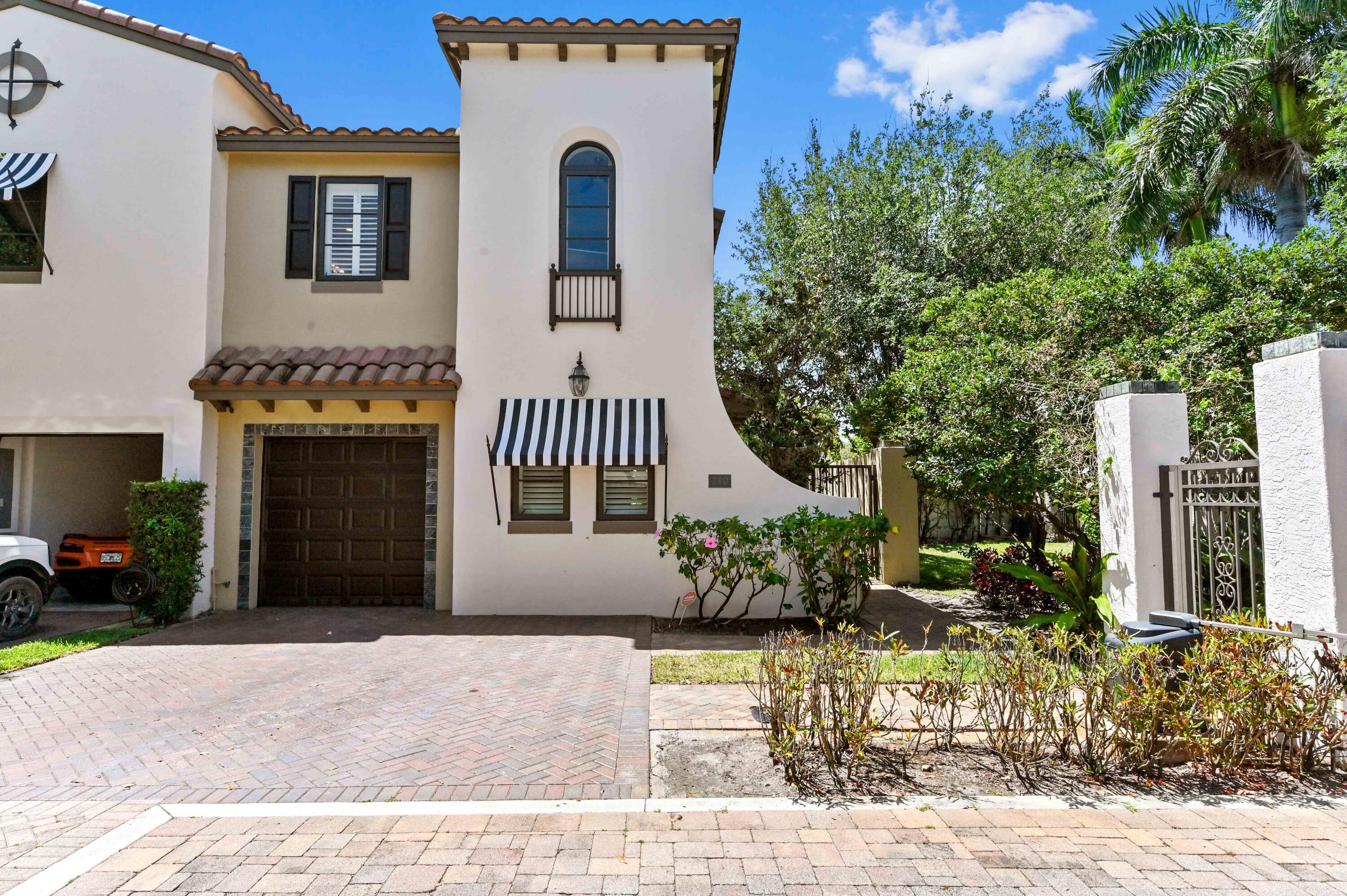 210 Via Villagio, Hypoluxo, Palm Beach County, Florida - 3 Bedrooms  
2.5 Bathrooms - 