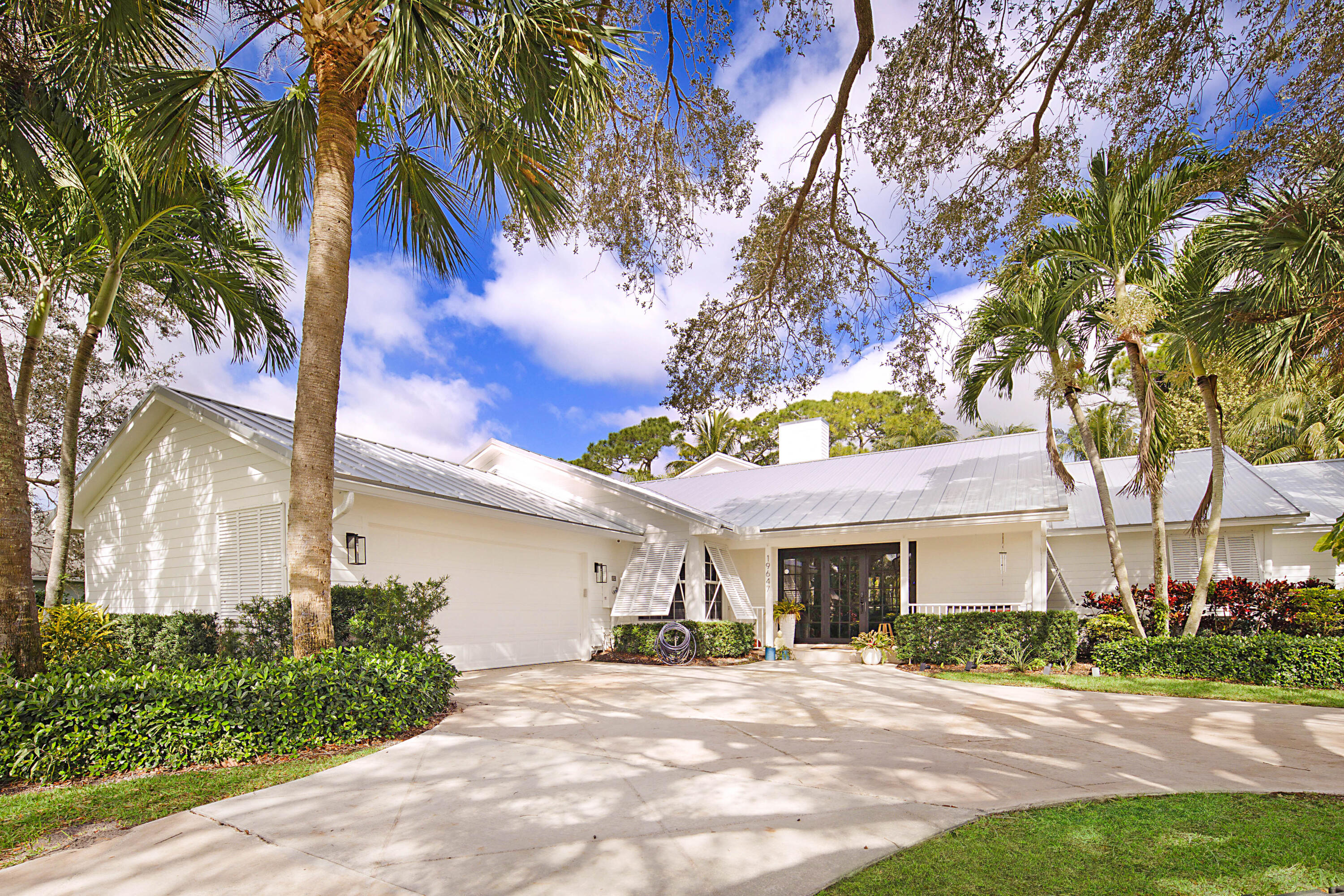 Property for Sale at 19647 Red Maple Lane, Jupiter, Palm Beach County, Florida - Bedrooms: 5 
Bathrooms: 3.5  - $1,725,000