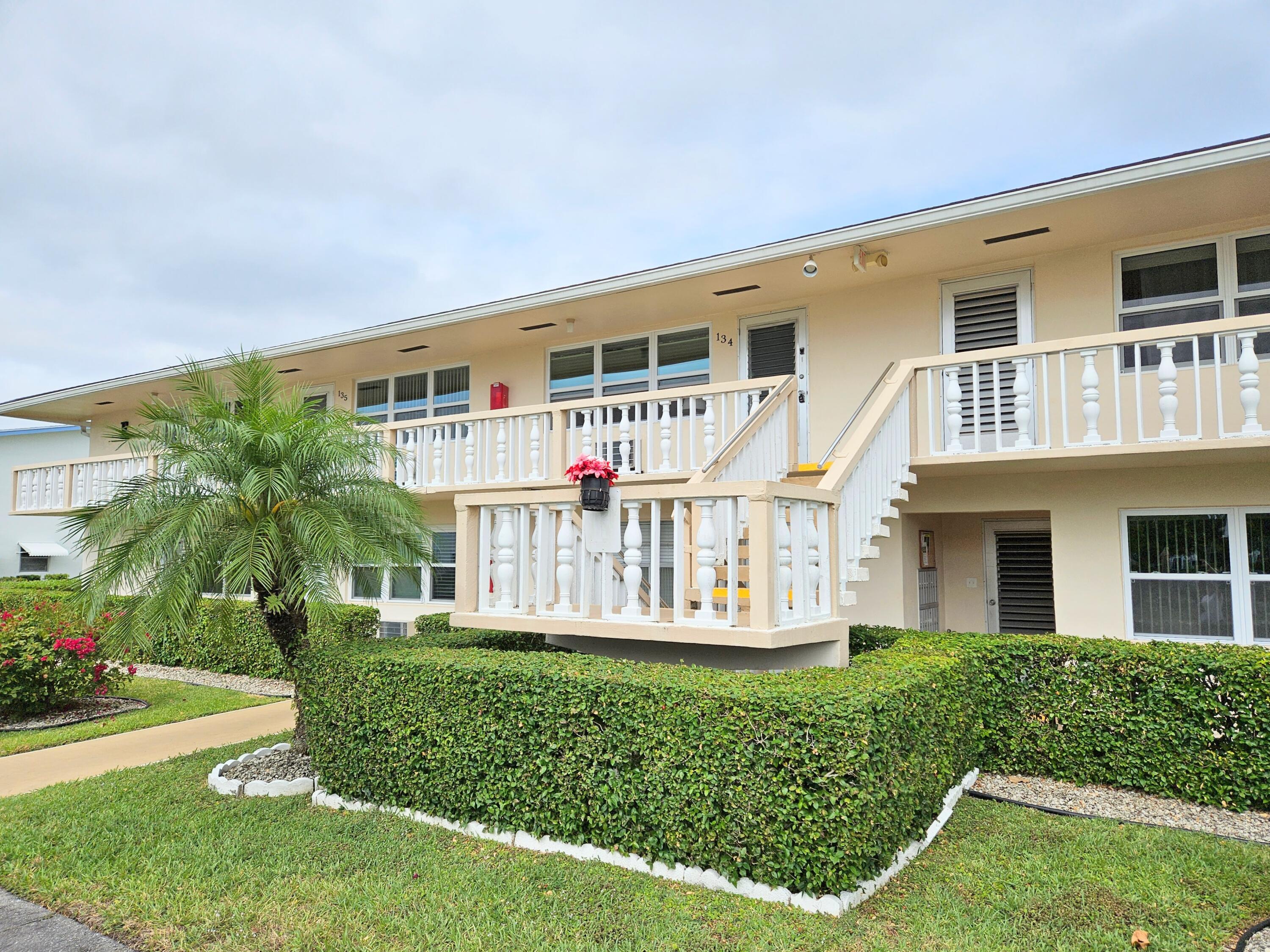 134 Chatham F F, West Palm Beach, Palm Beach County, Florida - 1 Bedrooms  
1.5 Bathrooms - 