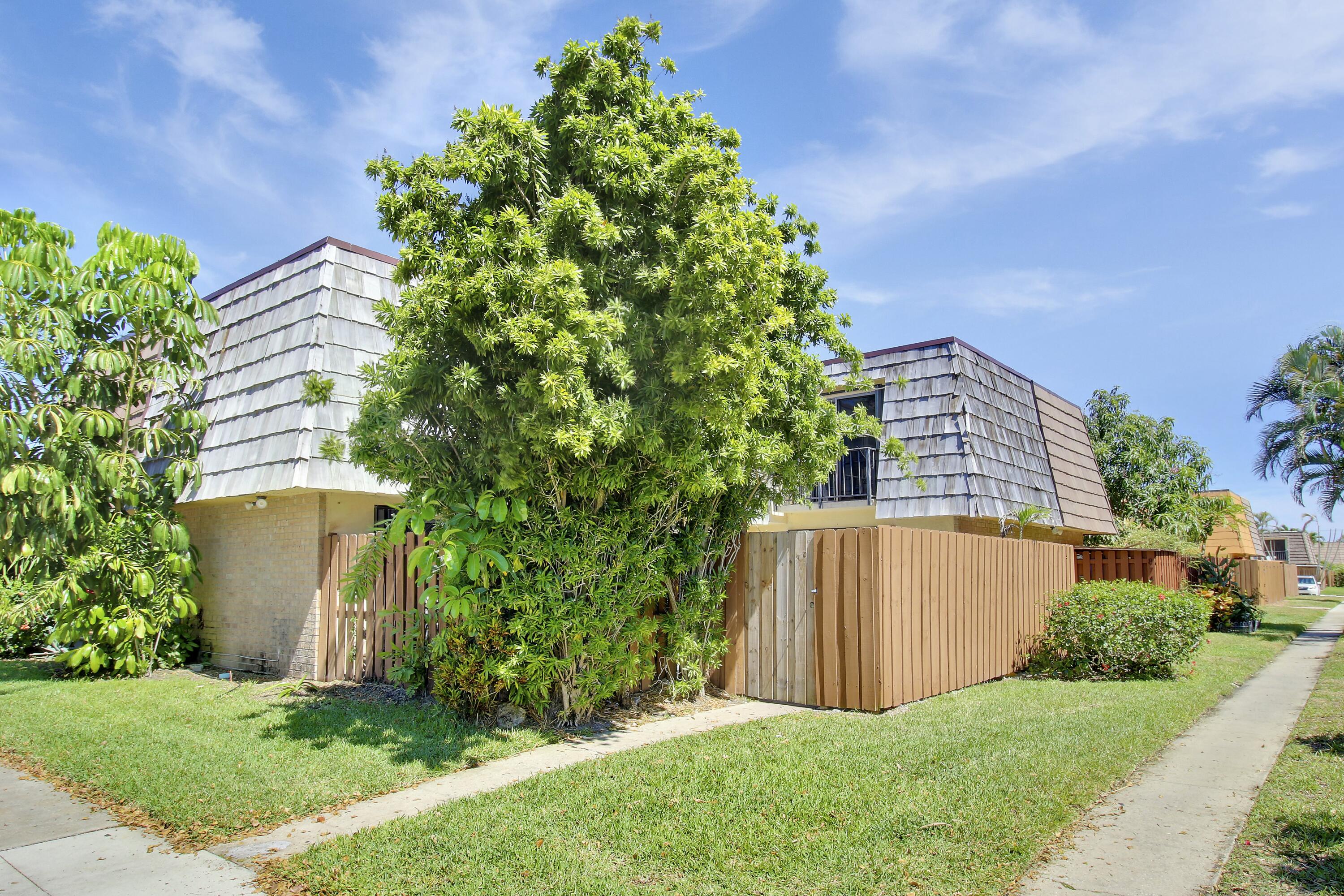 873 Springdale Circle, Palm Springs, Miami-Dade County, Florida - 3 Bedrooms  
2.5 Bathrooms - 