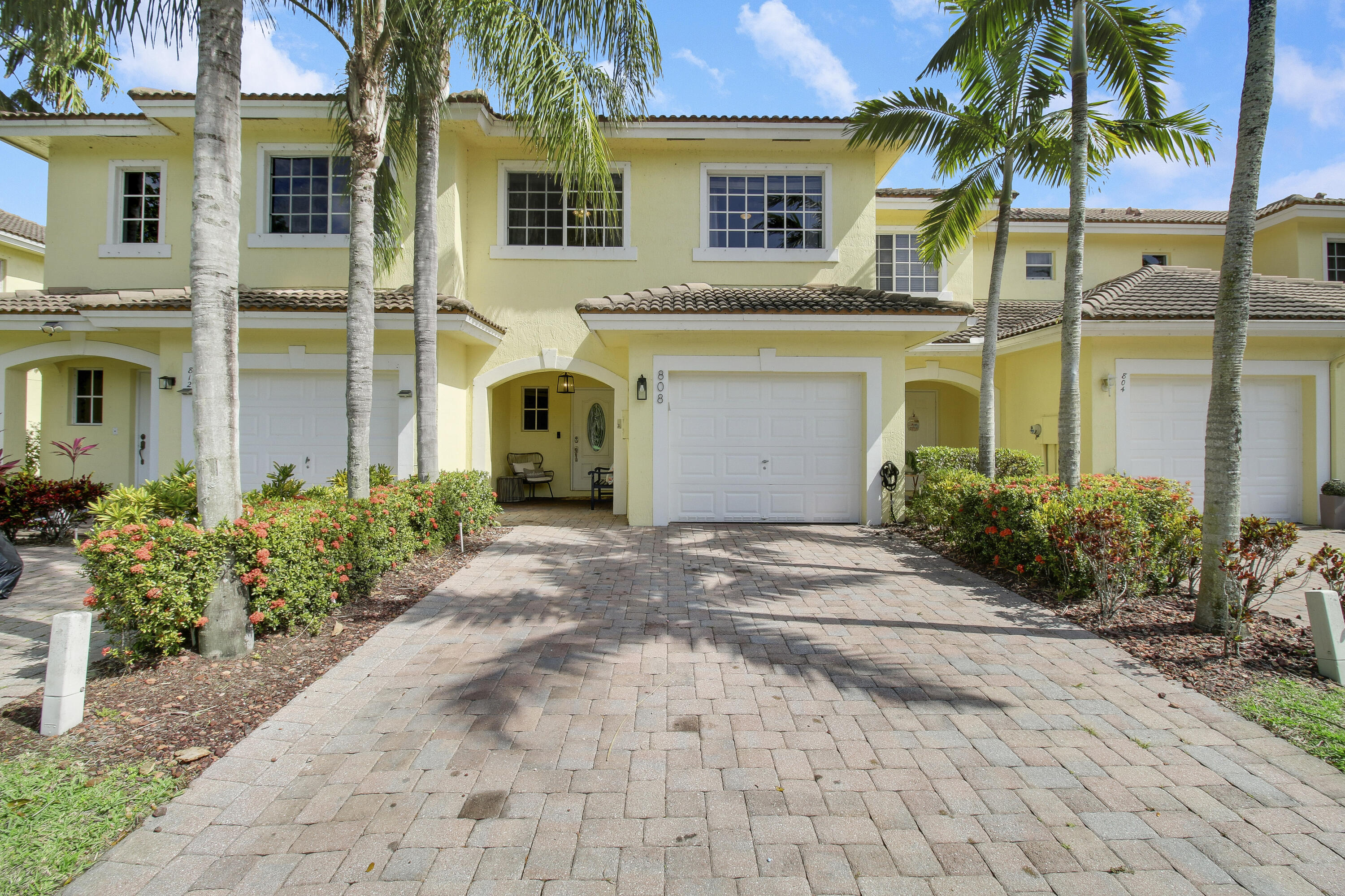 808 Imperial Lake Road, West Palm Beach, Palm Beach County, Florida - 3 Bedrooms  
2.5 Bathrooms - 