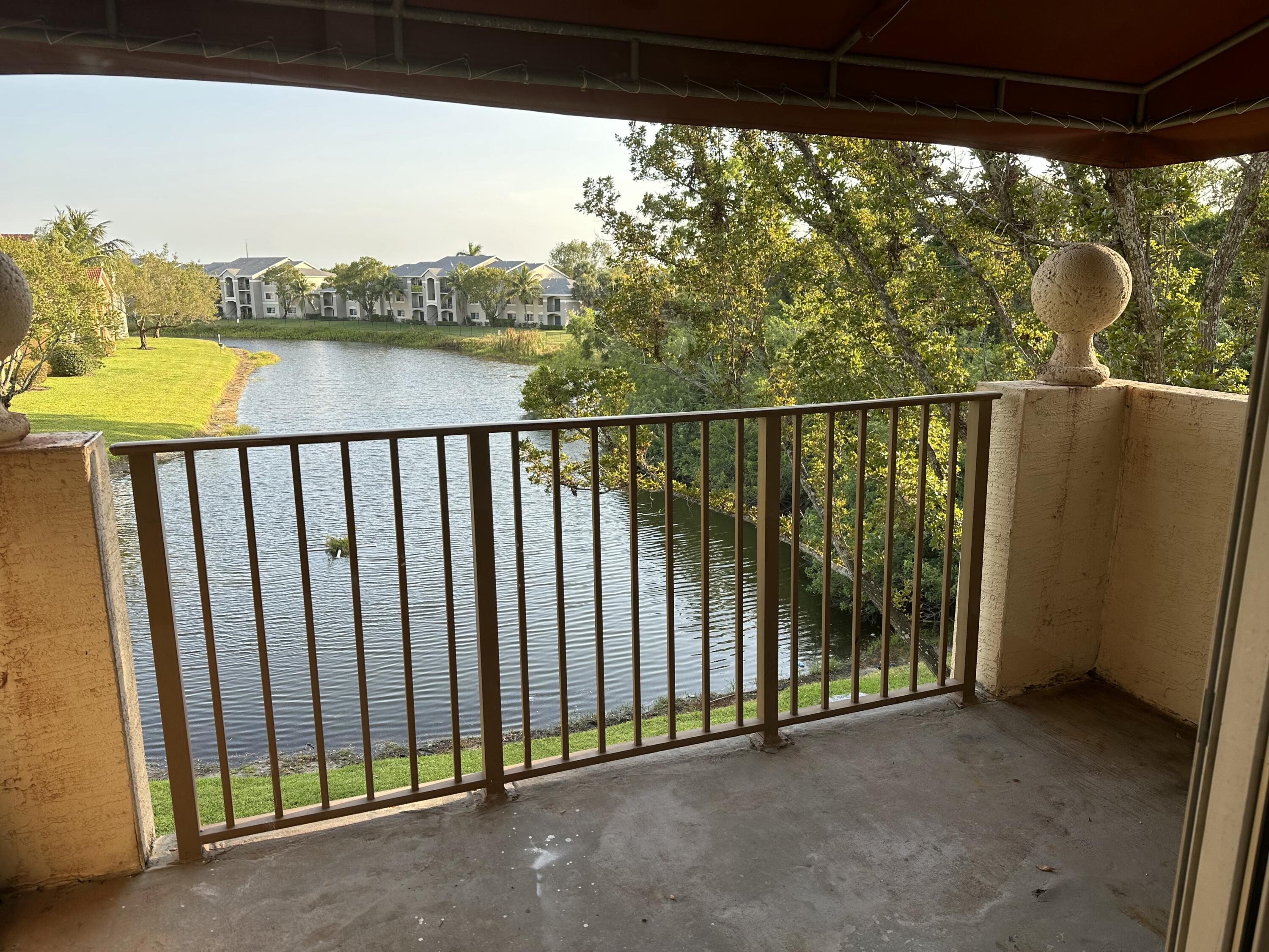4211 San Marino 304 Boulevard 304, West Palm Beach, Palm Beach County, Florida - 2 Bedrooms  
2 Bathrooms - 