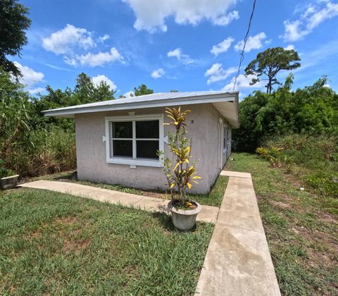 Photo of 5555 SE 47th Av Avenue #B, Stuart, FL 34997 (MLS # RX-11119249)