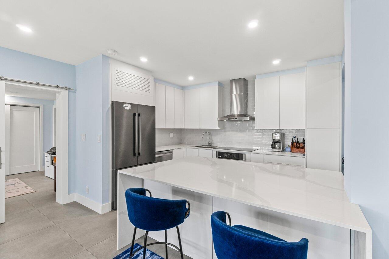 Property for Sale at 1299 S Ocean Boulevard R-2, Boca Raton, Palm Beach County, Florida - Bedrooms: 2 
Bathrooms: 2  - $595,000