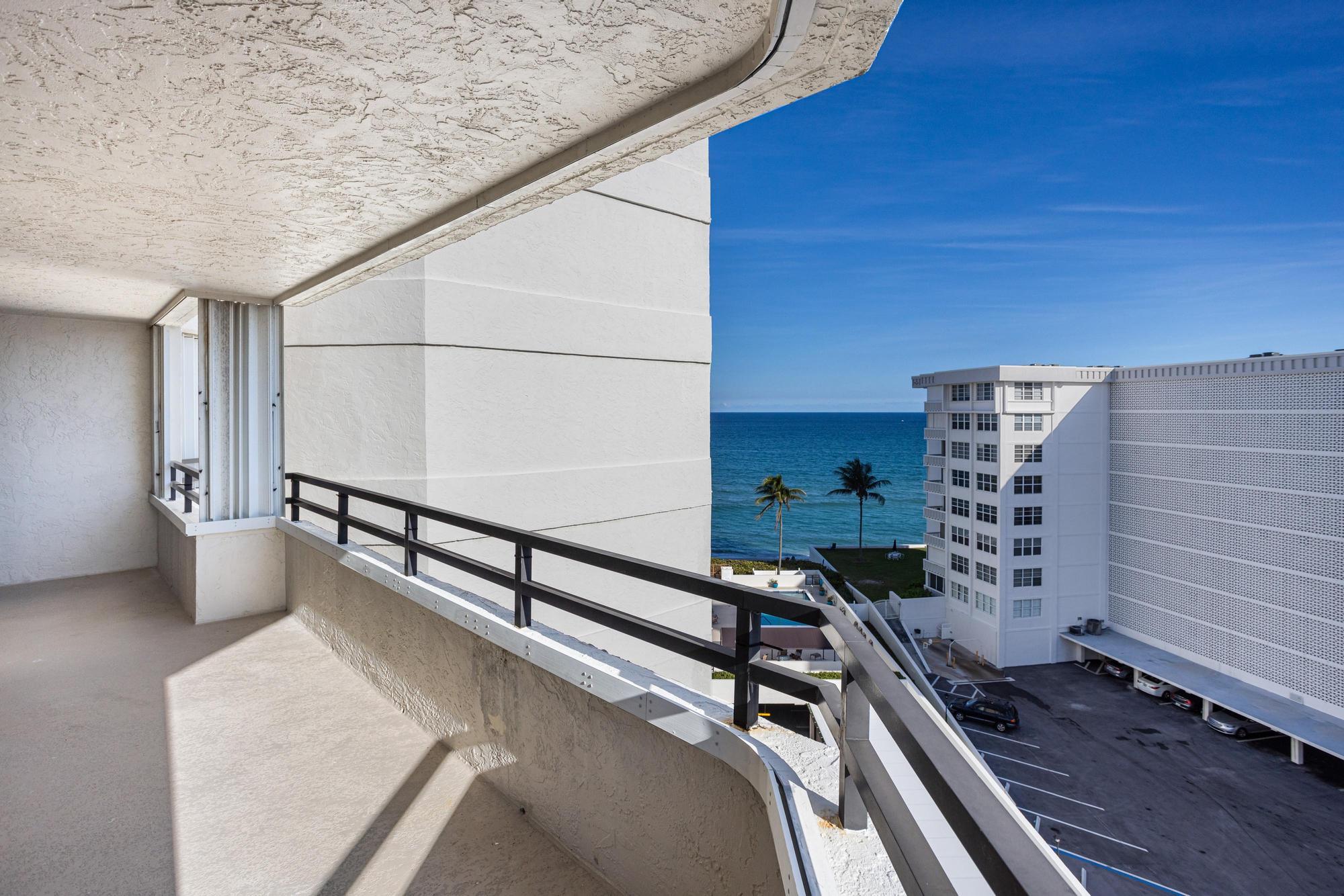 3560 S Ocean Boulevard 809, South Palm Beach, Palm Beach County, Florida - 2 Bedrooms  
2 Bathrooms - 
