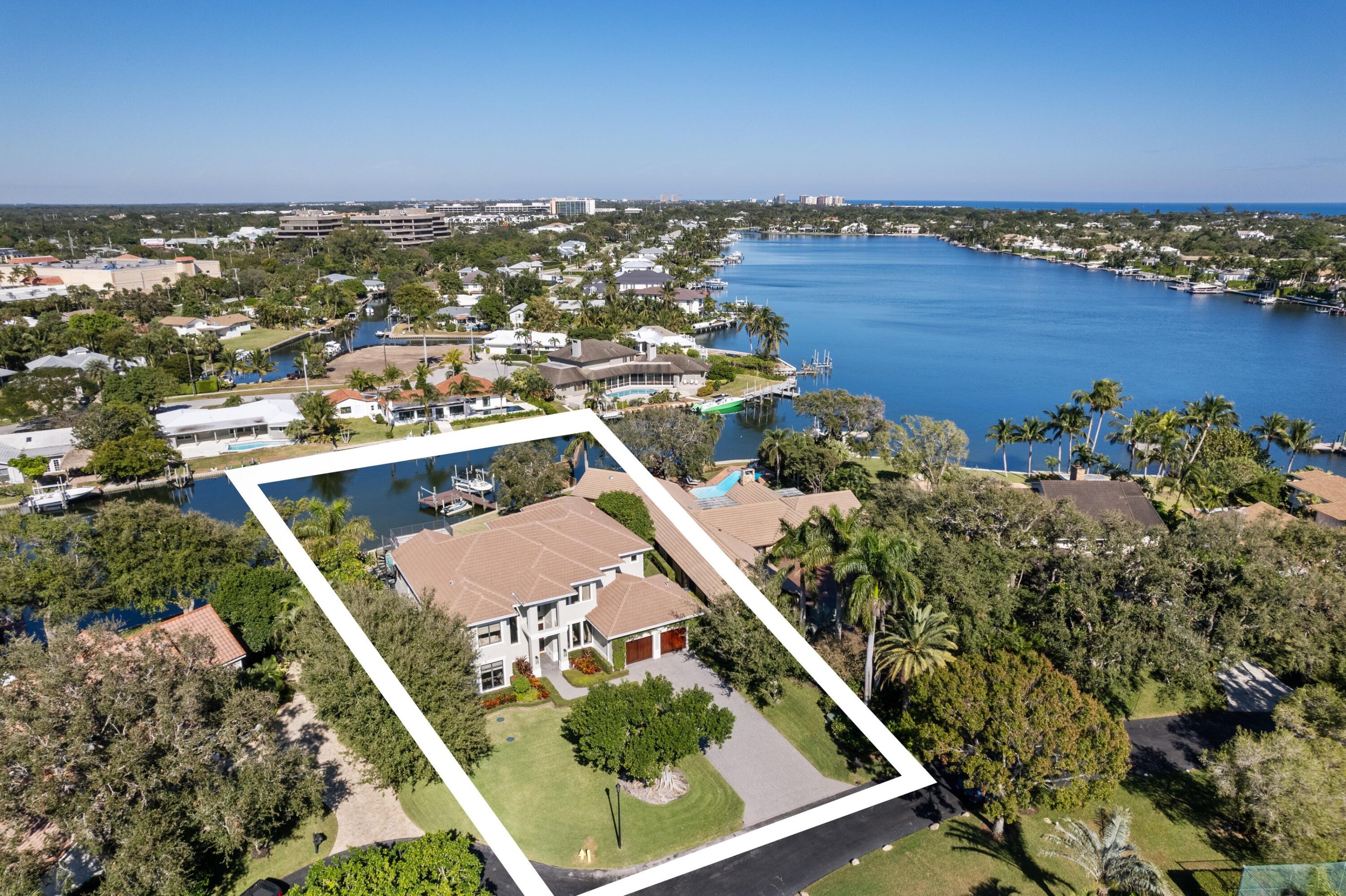 1950 Portage Landing, North Palm Beach, Miami-Dade County, Florida - 5 Bedrooms  
4.5 Bathrooms - 