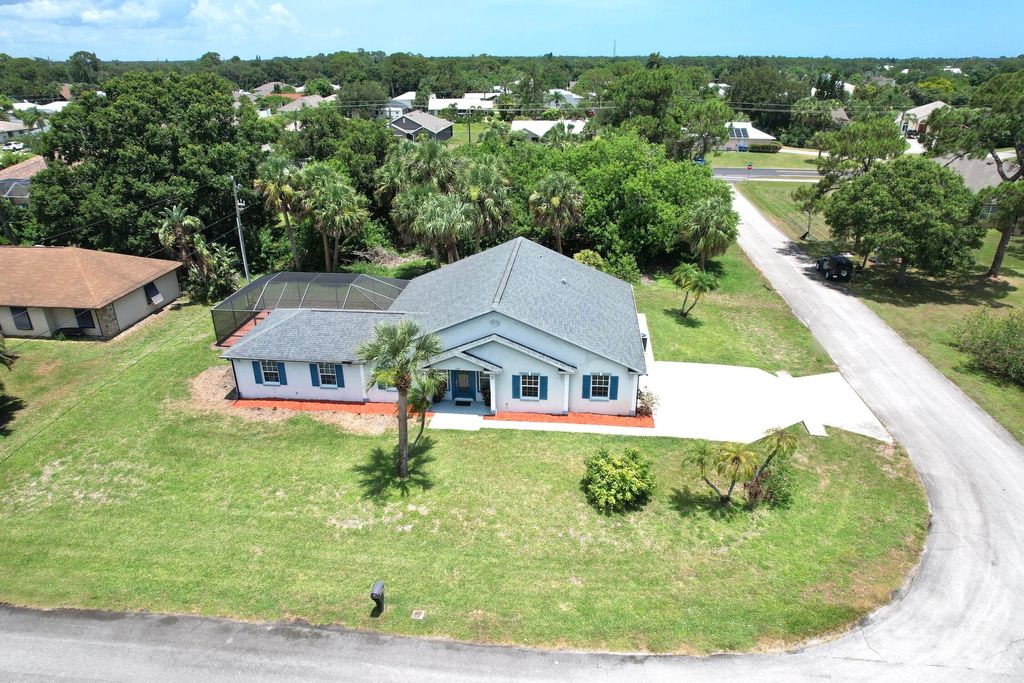 Photo of 126 Hinchman Avenue, Sebastian, FL 32958 (MLS # RX-11103009)