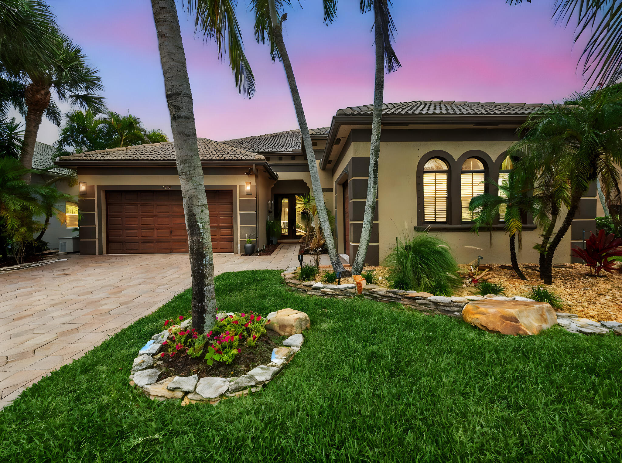1289 Beacon Circle, Wellington, Palm Beach County, Florida - 3 Bedrooms  
2.5 Bathrooms - 