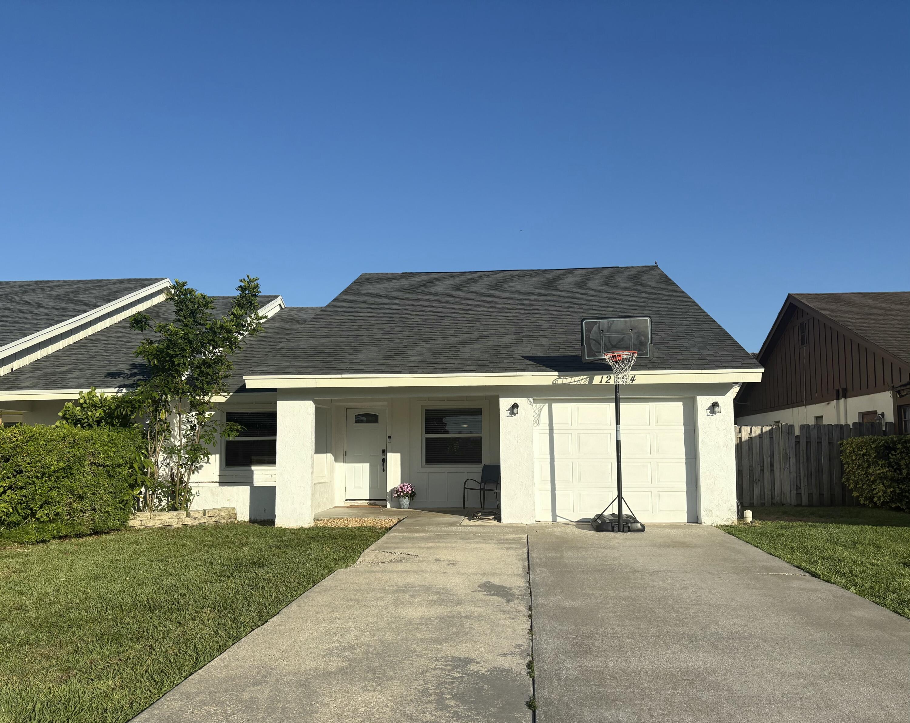 12064 Suellen Circle, Wellington, Palm Beach County, Florida - 3 Bedrooms  
2 Bathrooms - 