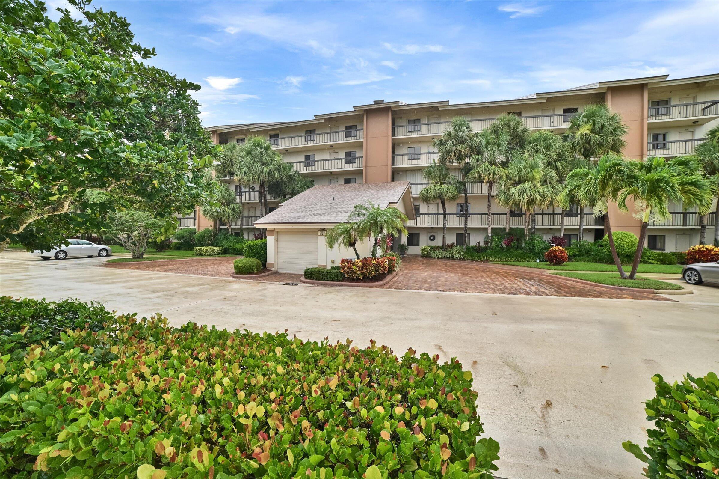 Property for Sale at 701 Seafarer Circle 202, Jupiter, Palm Beach County, Florida - Bedrooms: 2 
Bathrooms: 2  - $625,000