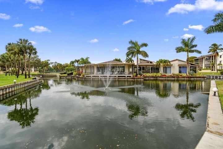 Property for Sale at 11811 Avenue Of The Pga Avenue 2-1C, Palm Beach Gardens, Palm Beach County, Florida - Bedrooms: 1 
Bathrooms: 1.5  - $299,000
