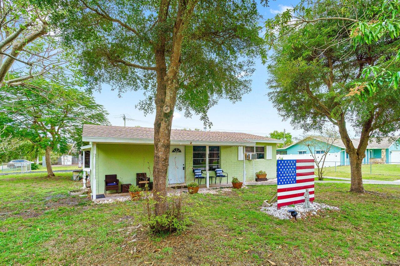 8200 Sunup Trail, Boynton Beach, Palm Beach County, Florida - 3 Bedrooms  
2 Bathrooms - 