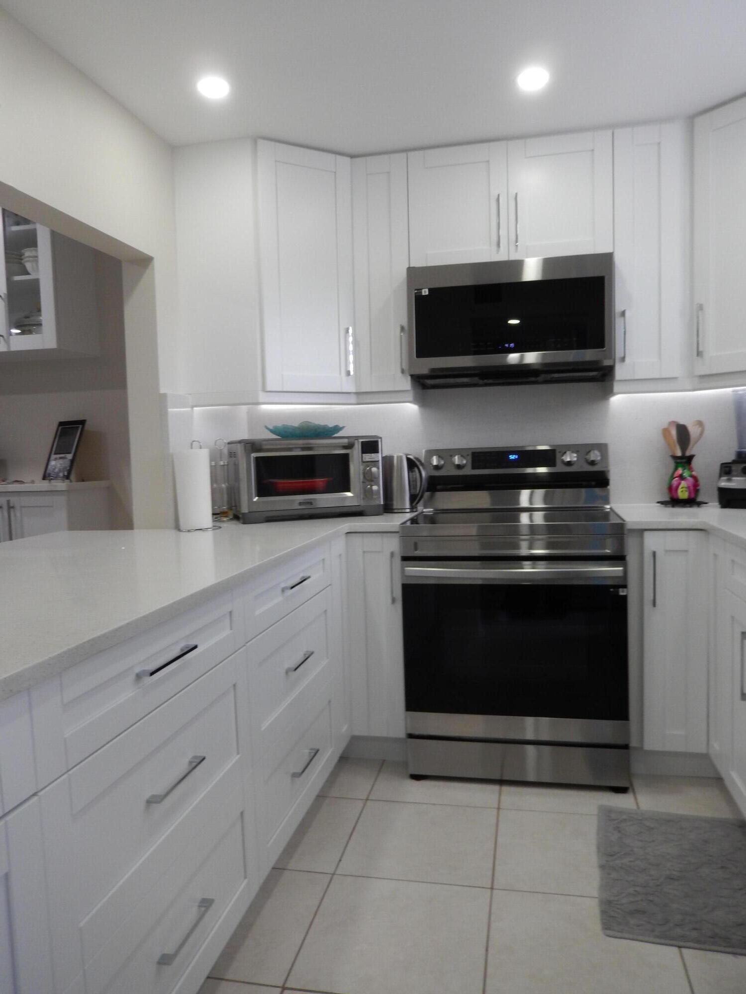 Property for Sale at 725 Lori Drive 306, Palm Springs, Miami-Dade County, Florida - Bedrooms: 1 
Bathrooms: 1.5  - $120,000