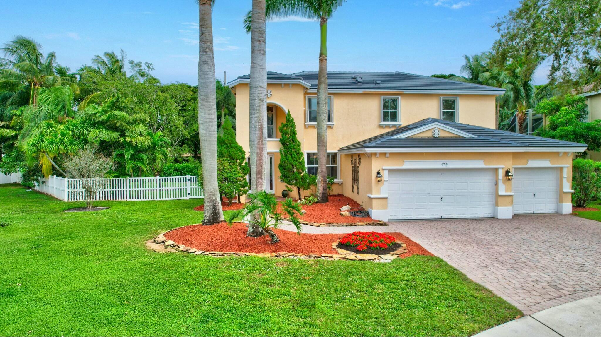 6218 C Durham Drive, Lake Worth, Palm Beach County, Florida - 4 Bedrooms  
3 Bathrooms - 