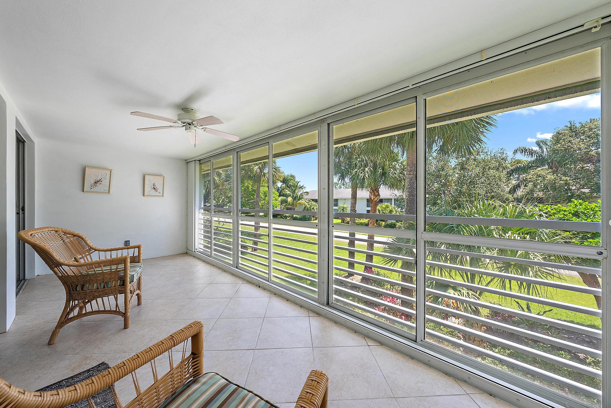 Property for Sale at 2 Garden Street 203M, Tequesta, Palm Beach County, Florida - Bedrooms: 2 
Bathrooms: 2  - $275,000
