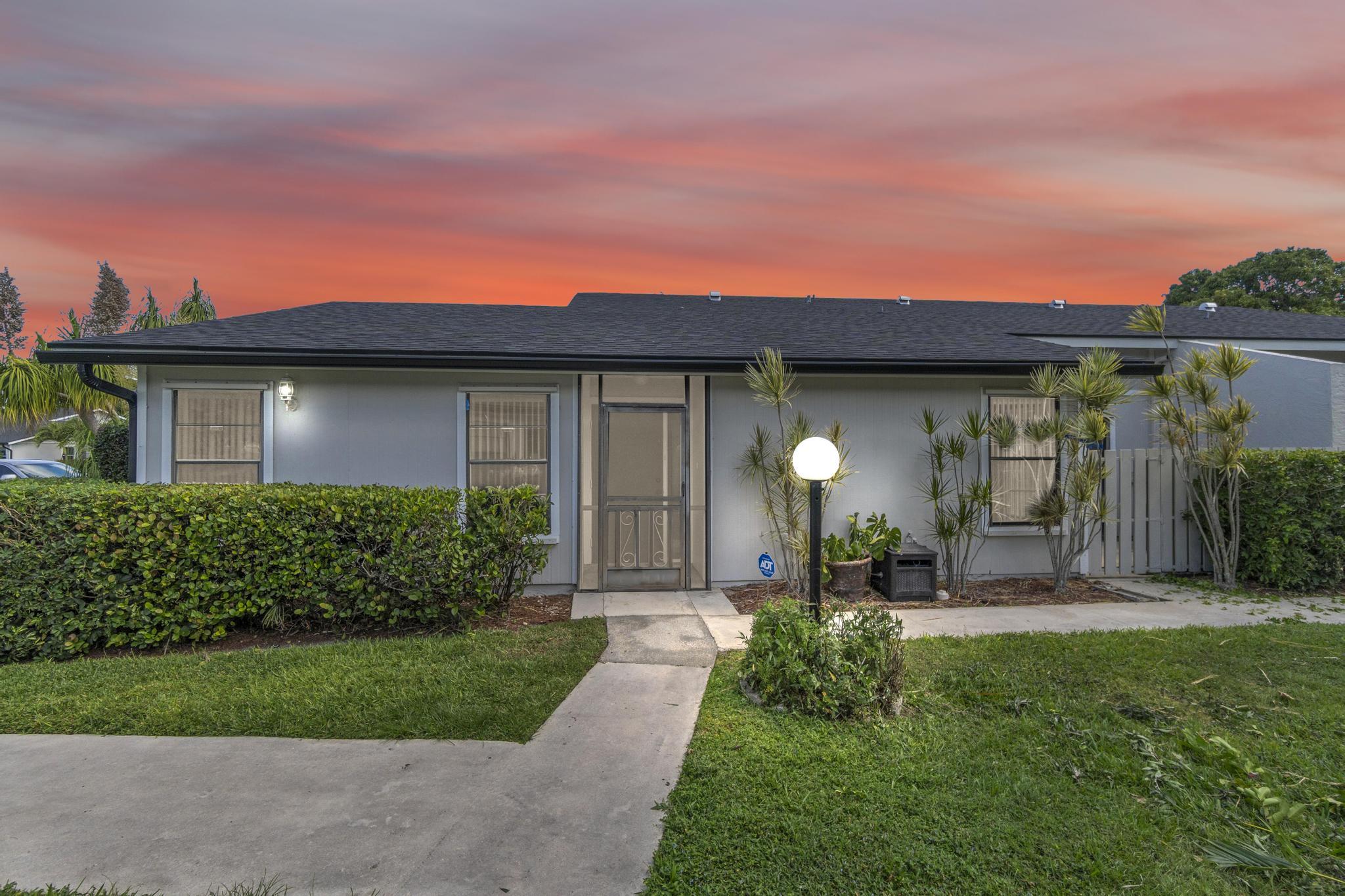 Property for Sale at 4389 Willow Pond Circle, West Palm Beach, Palm Beach County, Florida - Bedrooms: 2 
Bathrooms: 2  - $295,000