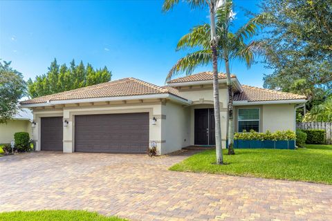 Photo of 8071 SE Windjammer Way, Hobe Sound, FL 33455 (MLS # RX-11122627)
