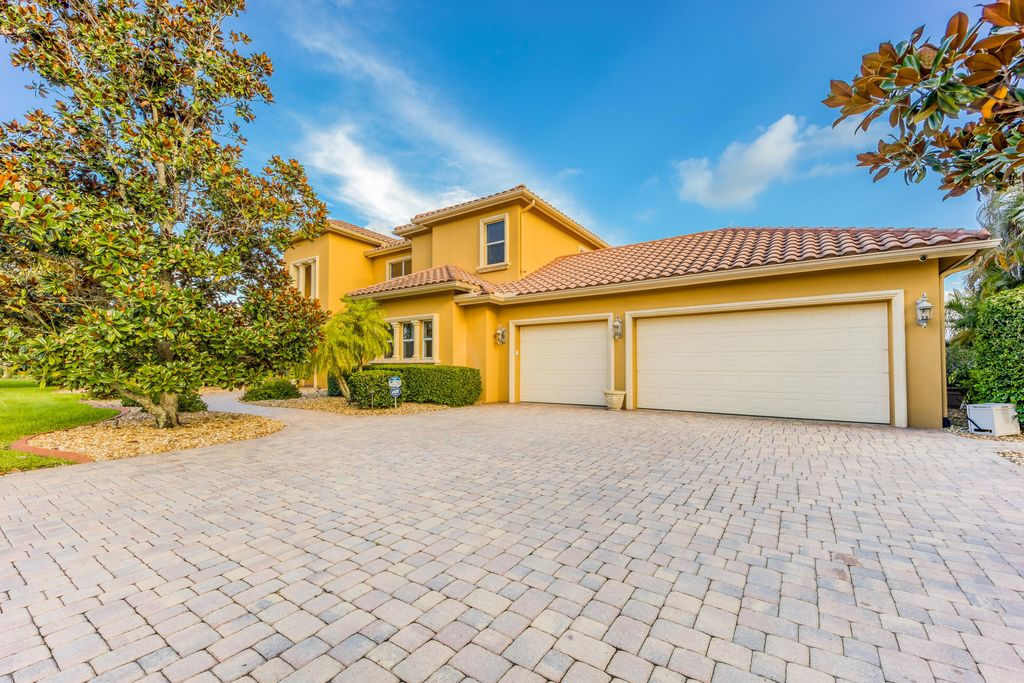Photo of 2618 SW River Shore Drive, Port Saint Lucie, FL 34984 (MLS # RX-10820538)