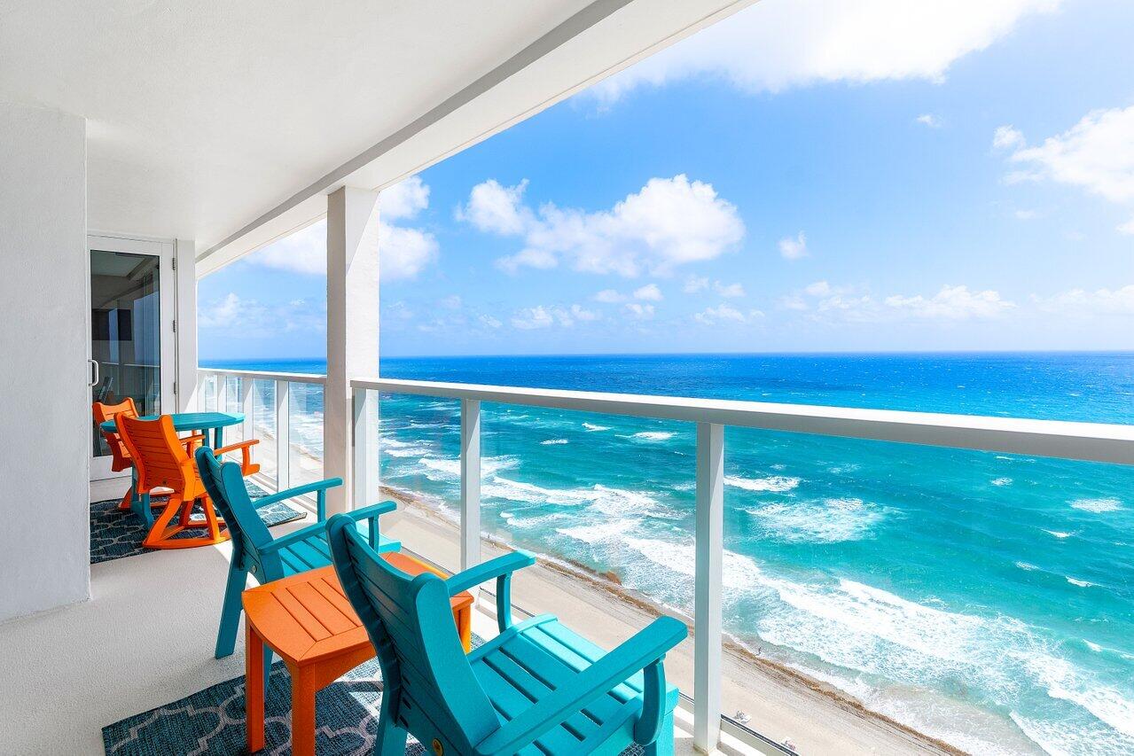 2800 S Ocean Boulevard 22M, Boca Raton, Palm Beach County, Florida - 3 Bedrooms  
2.5 Bathrooms - 