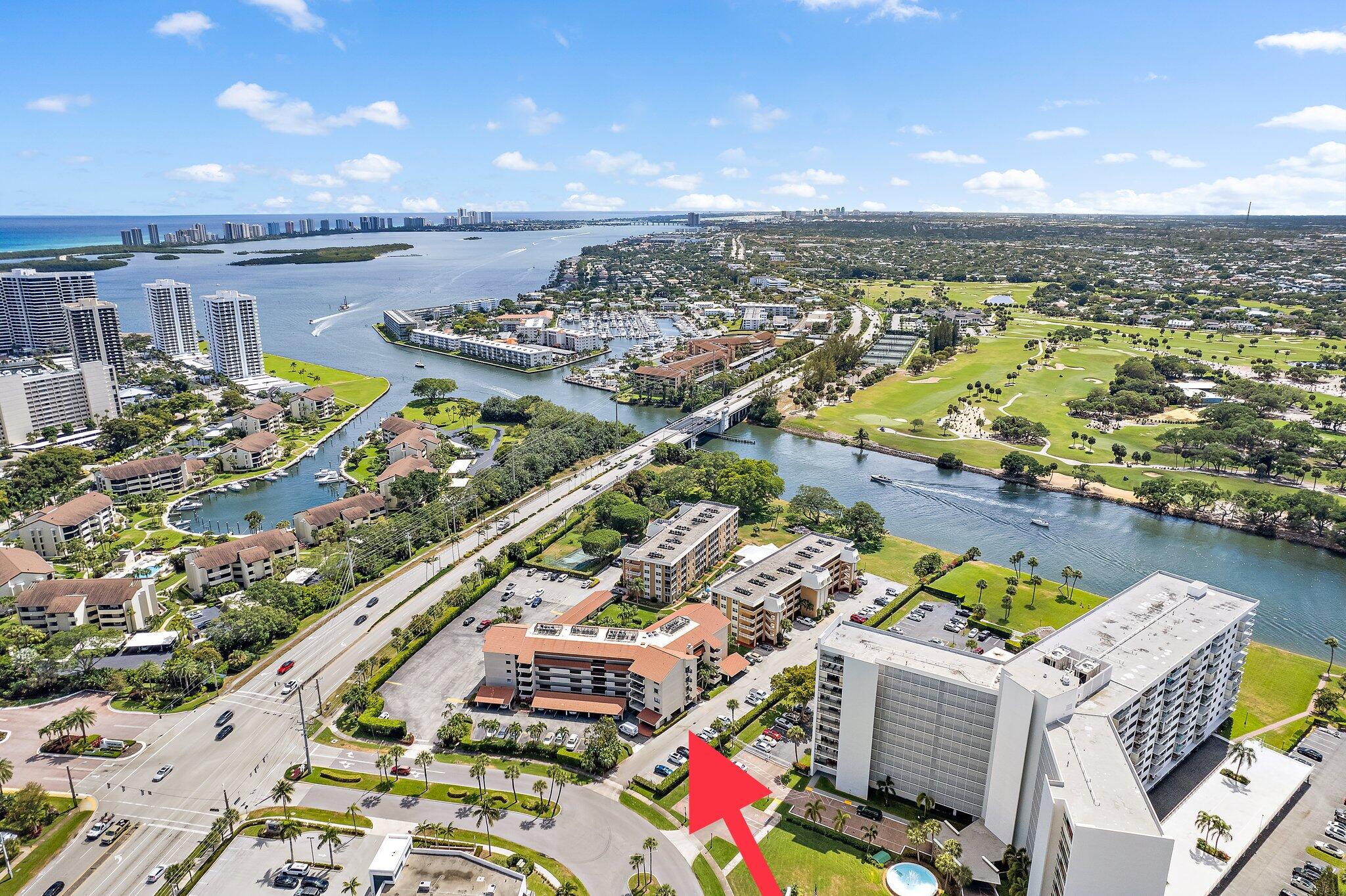 300 Golfview Road 101, North Palm Beach, Miami-Dade County, Florida - 2 Bedrooms  
2 Bathrooms - 