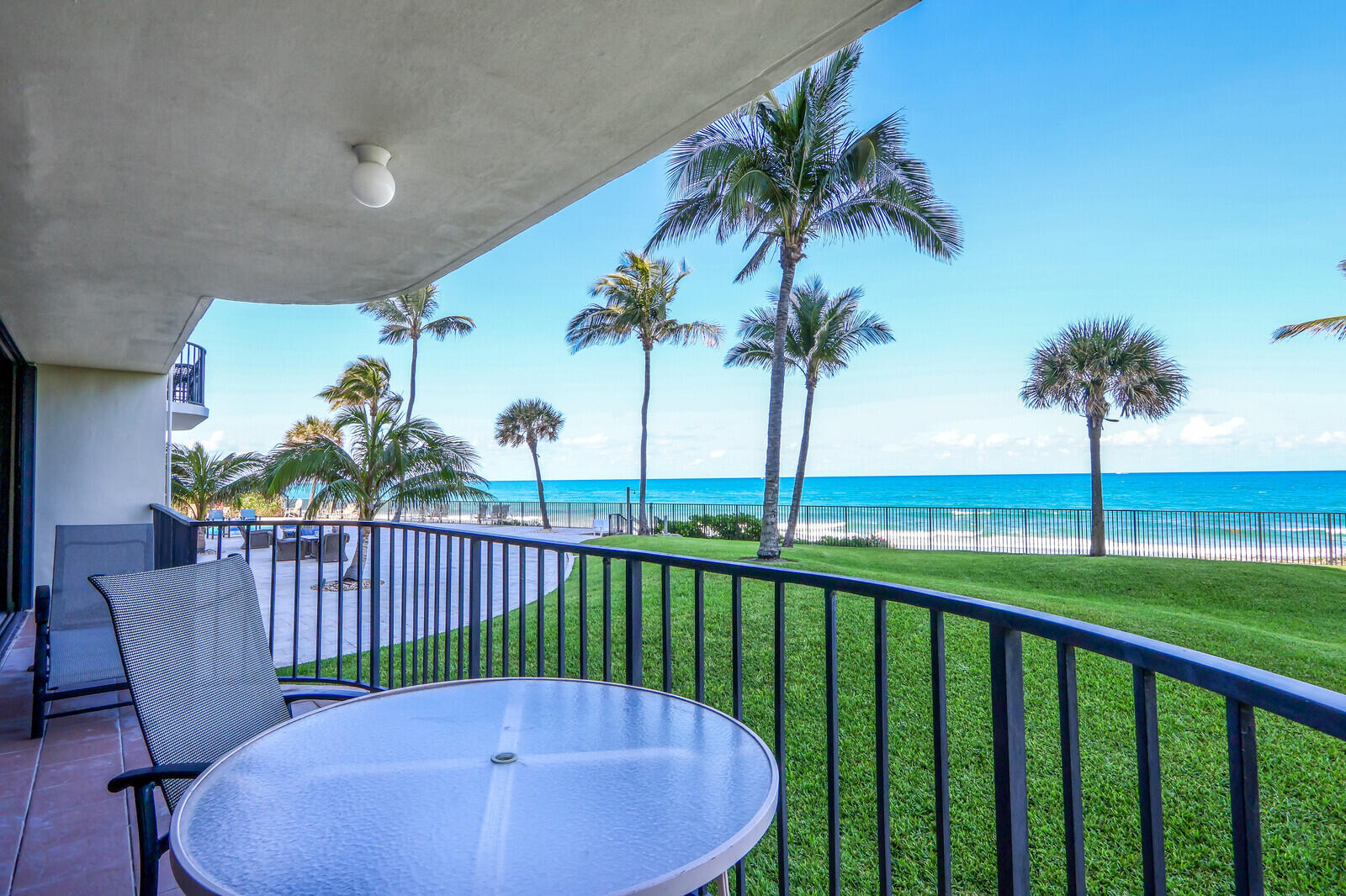 Property for Sale at 100 Beach Road 103, Tequesta, Palm Beach County, Florida - Bedrooms: 2 
Bathrooms: 2  - $1,499,000
