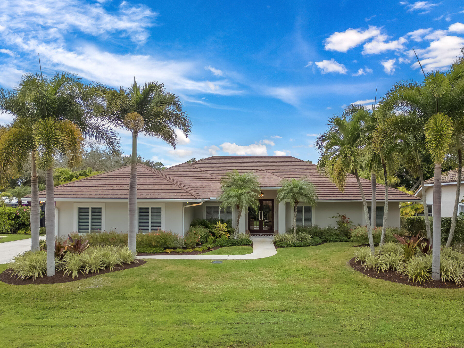 6 Dunbar Road, Palm Beach Gardens, Palm Beach County, Florida - 4 Bedrooms  
3.5 Bathrooms - 