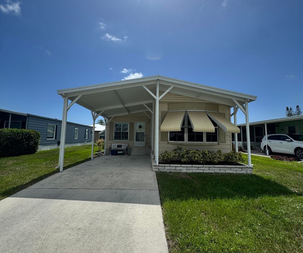 Photo of 49 Verde Vista Vis, Fort Pierce, FL 34951 (MLS # RX-11108959)