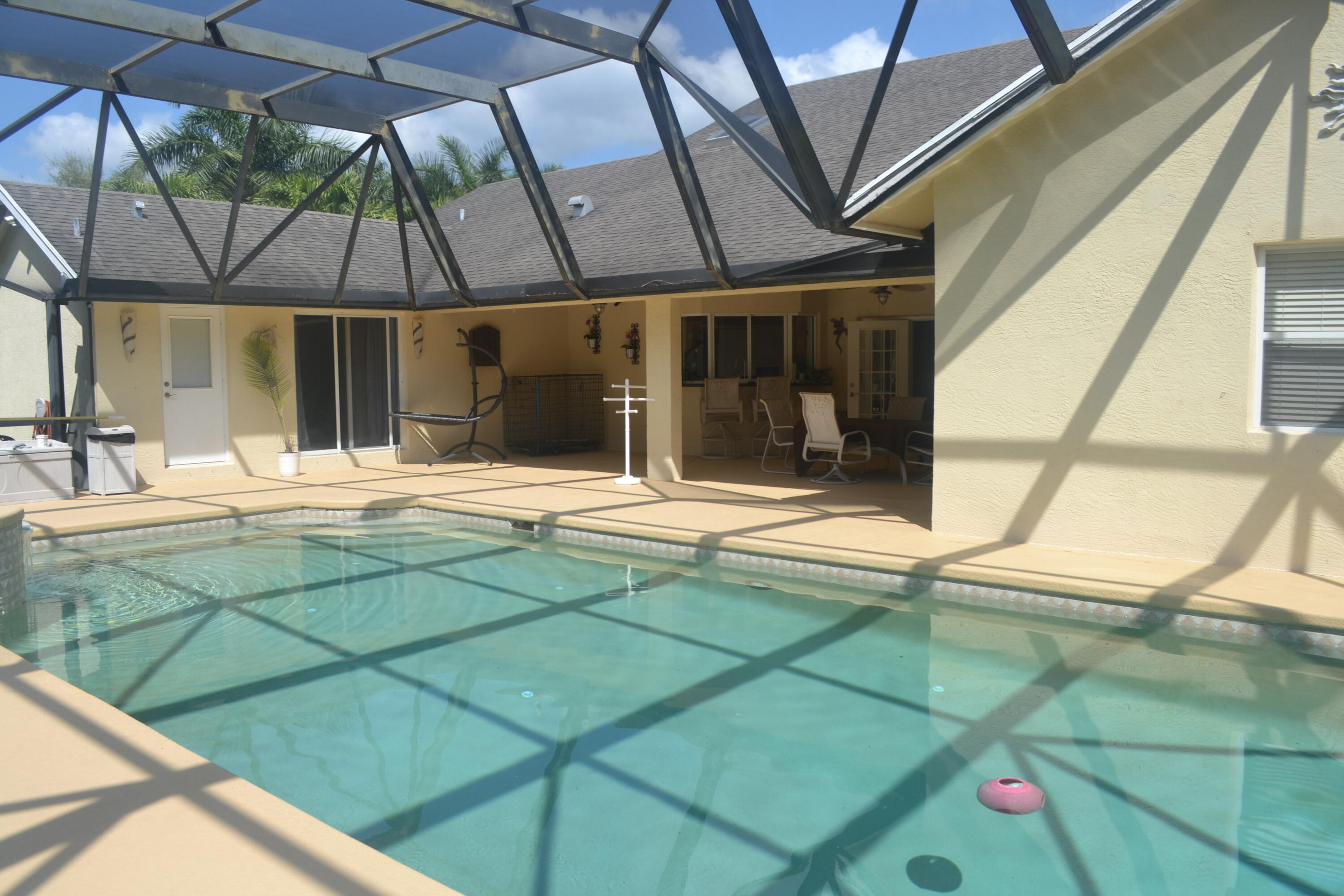 17768 Temple Boulevard, Loxahatchee, Palm Beach County, Florida - 5 Bedrooms  
4 Bathrooms - 