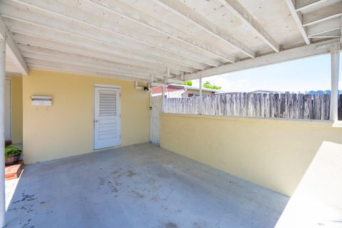 Tiny photo for 5225 NE 5 Avenue, Oakland Park, FL 33334 (MLS # RX-11116108)
