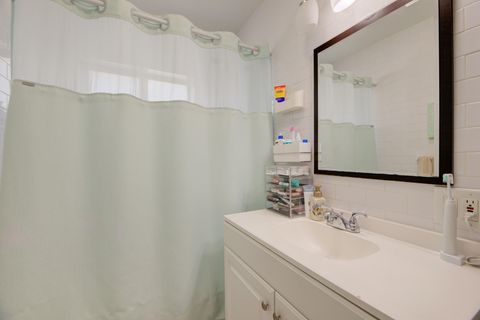 Tiny photo for 5225 NE 5 Avenue, Oakland Park, FL 33334 (MLS # RX-11116108)